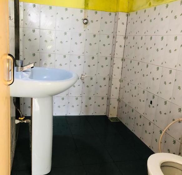 חדר אקונומי, Amani Lake Resort