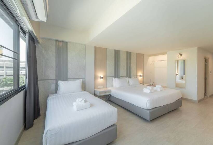 디럭스 트리플 룸, The Space Hotel Lampang