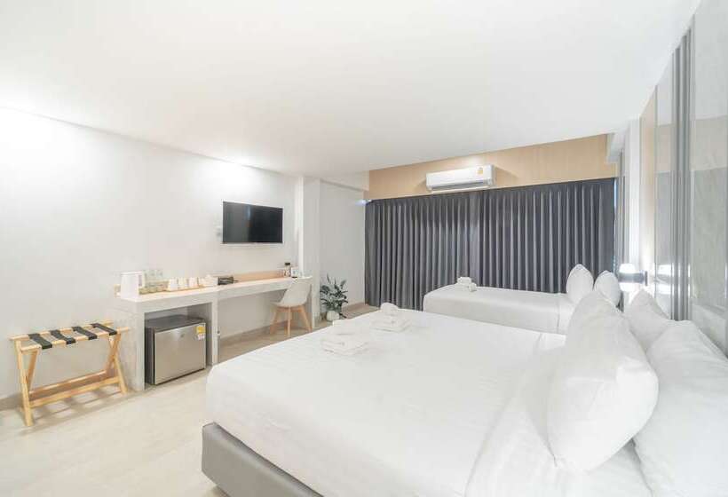 디럭스 트리플 룸, The Space Hotel Lampang