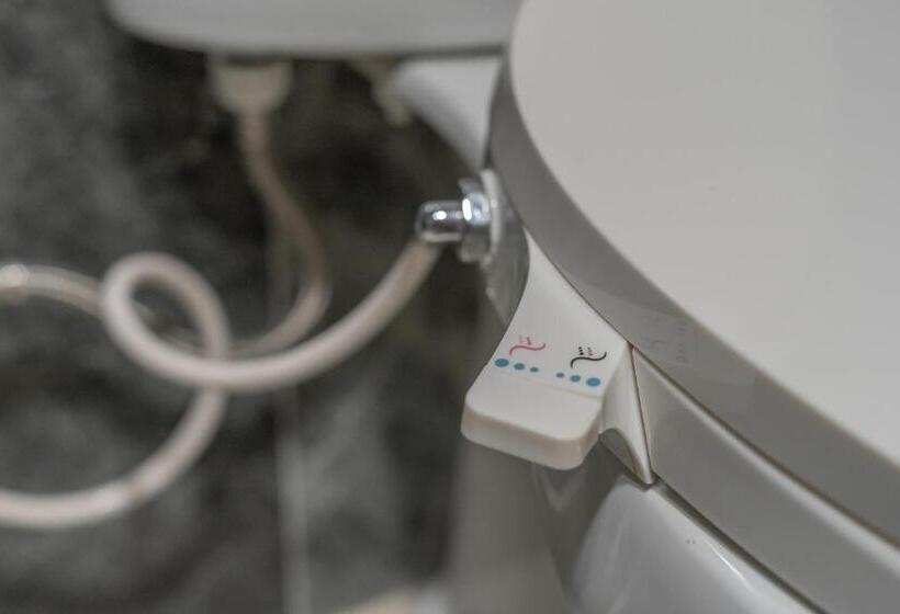 디럭스 트리플 룸, The Space Hotel Lampang