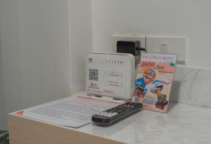 침실 2개 스위트, The Space Hotel Lampang