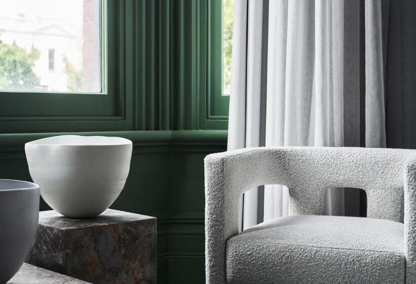 シティビュースイート, Vera Ballarat