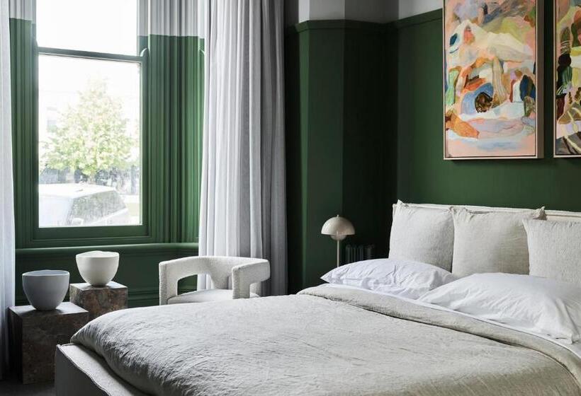 シティビュースイート, Vera Ballarat