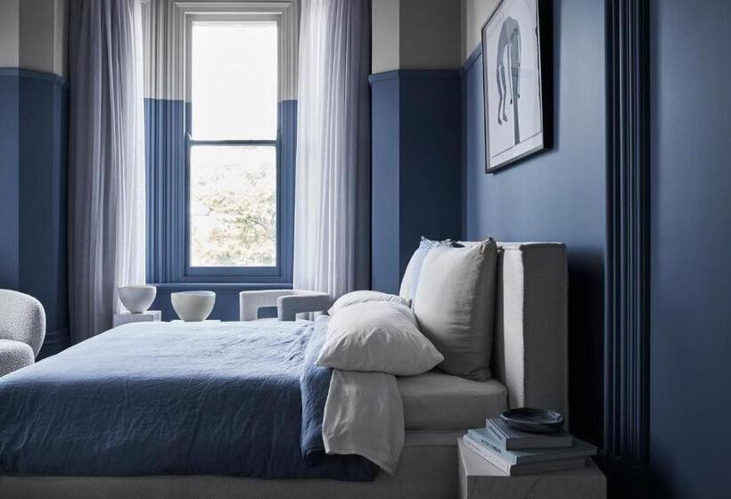 シティビュースイート, Vera Ballarat