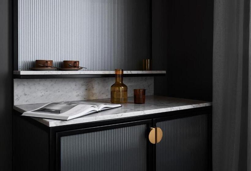 スイート, Vera Ballarat