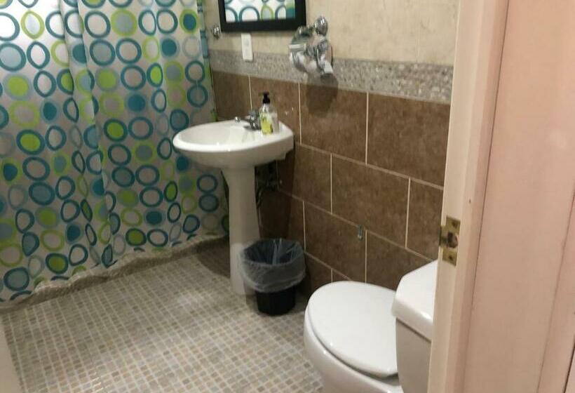 スタンダード4人部屋, Los Robles