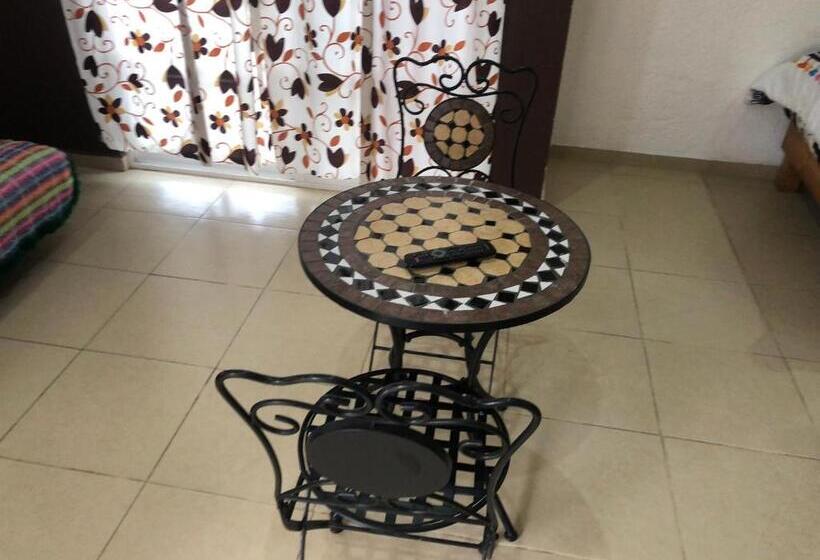 スタンダード4人部屋, Los Robles