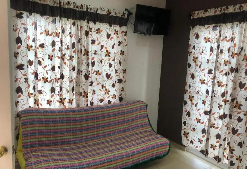 スタンダード４人部屋, Los Robles