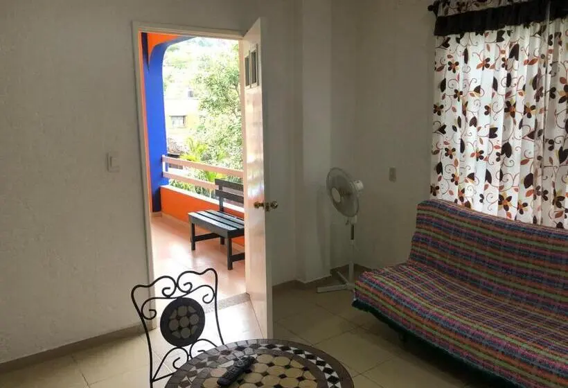 スタンダード４人部屋, Los Robles