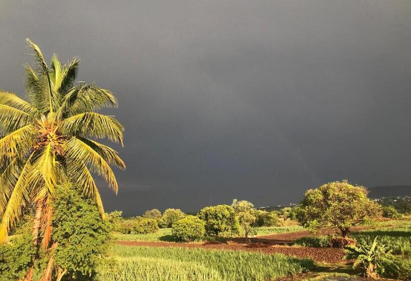 غرفة قياسية مزوَّدة بشُرفة, Ingawale Farmhouse