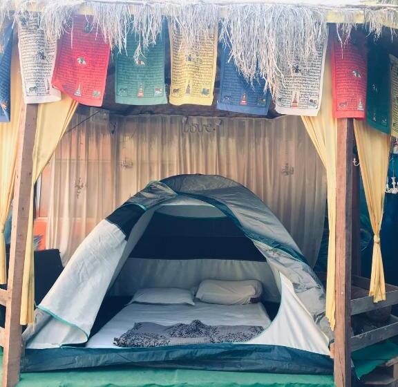 كوخ قياسي, Ingawale Farmhouse