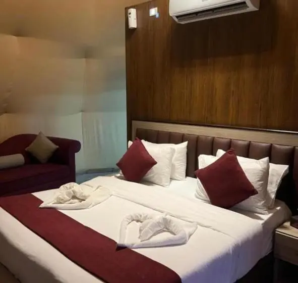 اتاق لوکس سه تخته, Maestro Camp Wadi Rum