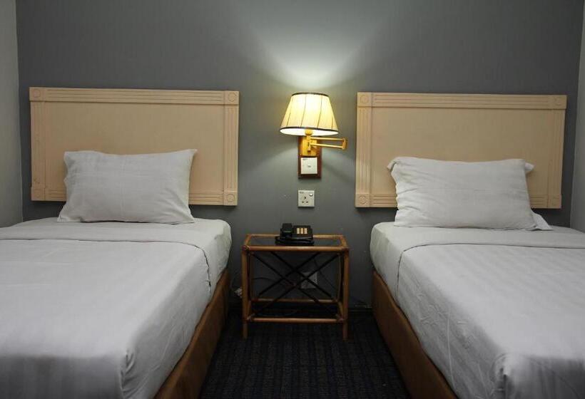 Номер Deluxe, Sandakan Inn