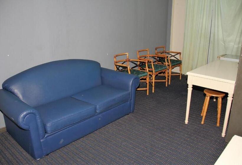 סוויטה דלוקס, Sandakan Inn