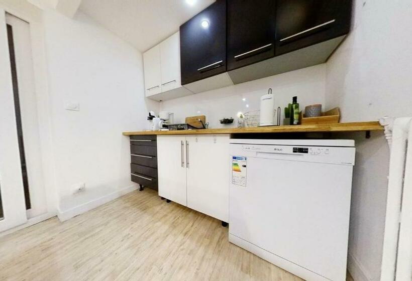 Номер Стандарт Совместная Ванная, Chambre Meublée 2ème R