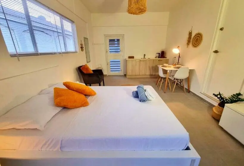 اتاق لوکس با بالکن, Studio Apartment Volterra Curacao