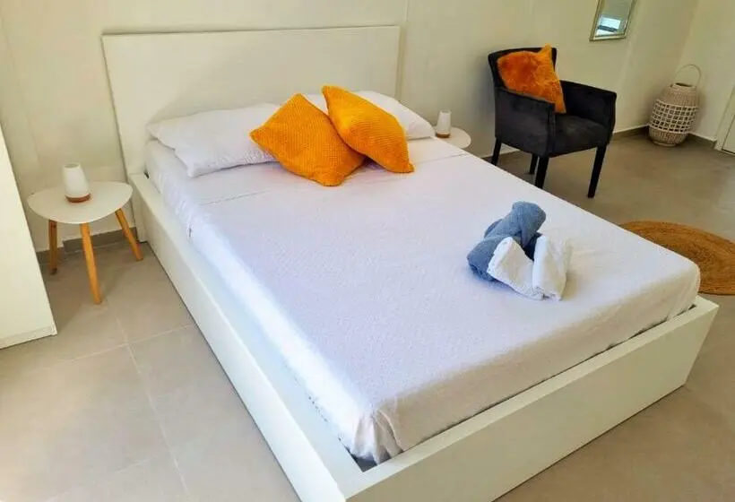 اتاق لوکس با بالکن, Studio Apartment Volterra Curacao