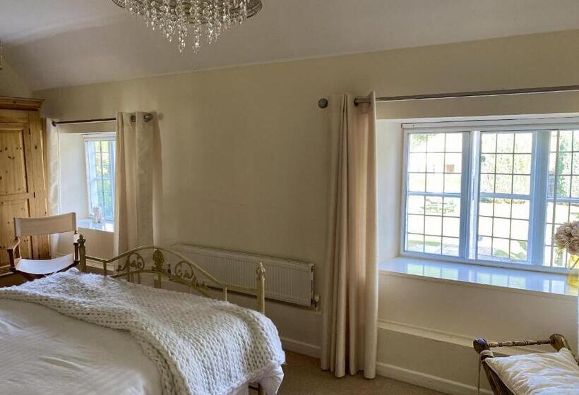 带大床的标准间, The Crown & Victoria Bed & Breakfast