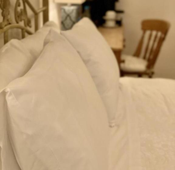 Стандартный Номер Кровать Кинг, The Crown & Victoria Bed & Breakfast
