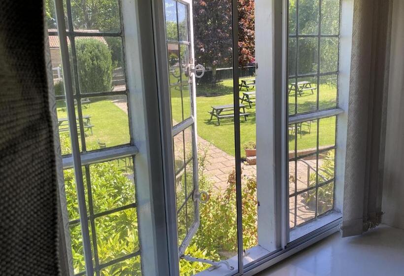 豪华房间, The Crown & Victoria Bed & Breakfast