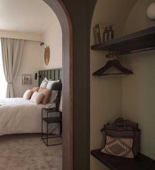 اتاق راحتی, Hôtel Le Prieuré