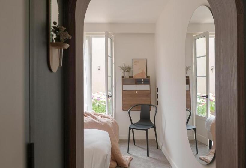 غرفة سوبيريور مطلّة علي الحديقة, Hôtel Le Prieuré