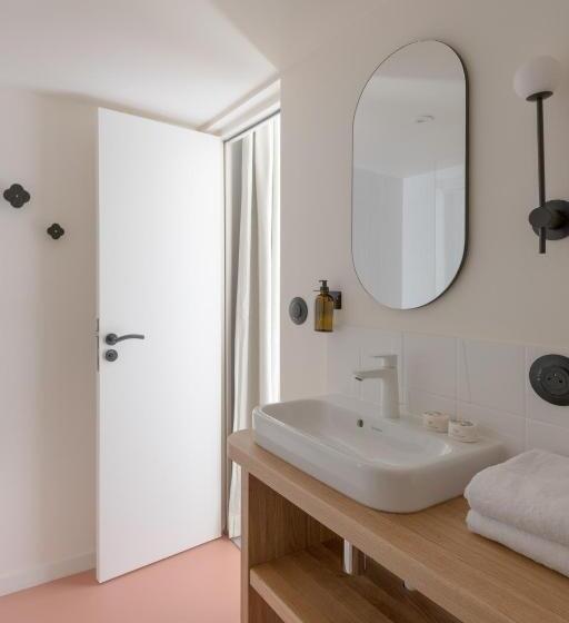 غرفة سوبيريور مزوَّدة بتراس, Hôtel Le Prieuré