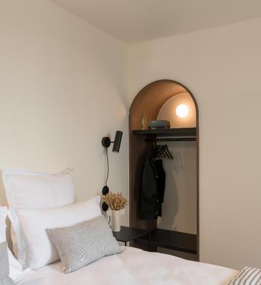 Superior Room with Terrace, Hôtel Le Prieuré