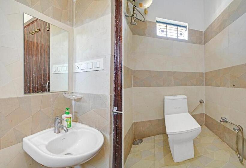 Habitació Triple Clàssica, Flagship Hotel 4 Seasons