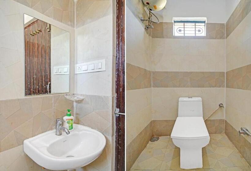 Habitació Triple Clàssica, Flagship Hotel 4 Seasons