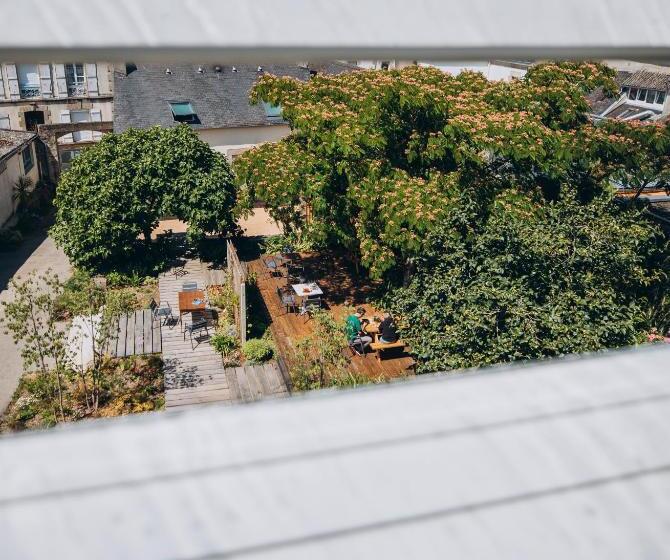 דירת חדר נוף לגינה, Bigouden Makers