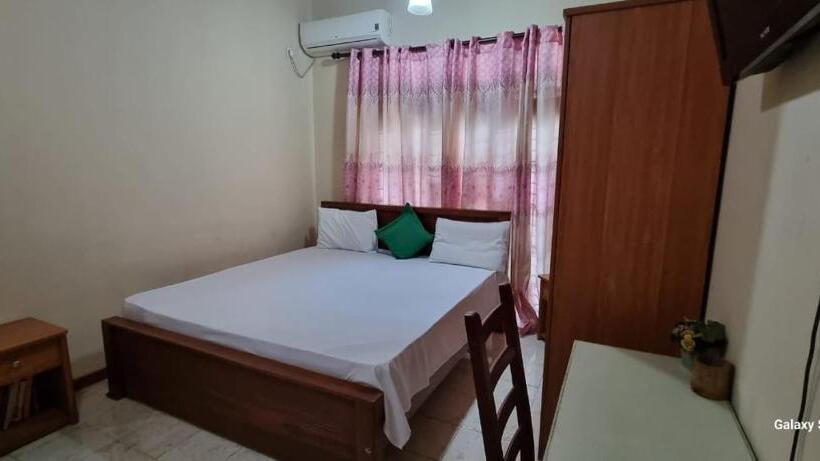 חדר אקונומי, Victory Colombo