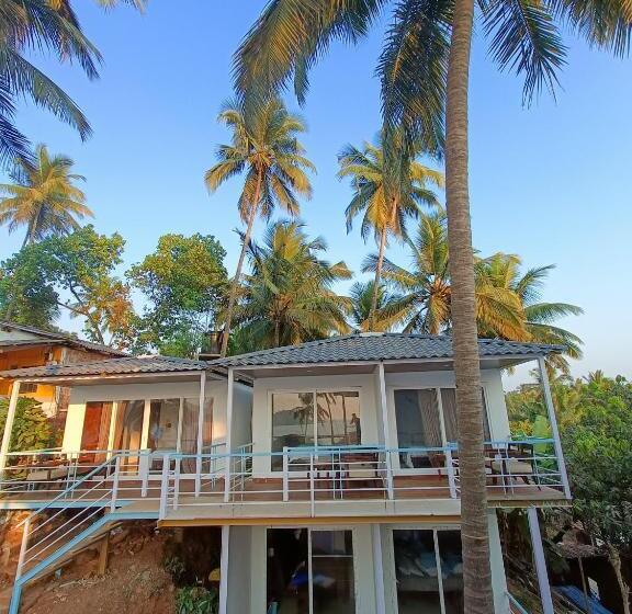 オーシャンビュースタンダードルームバルコニー付き, Grand Sea Shades Goa