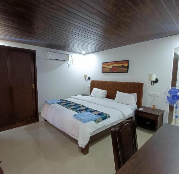 オーシャンビュースタンダードルームバルコニー付き, Grand Sea Shades Goa