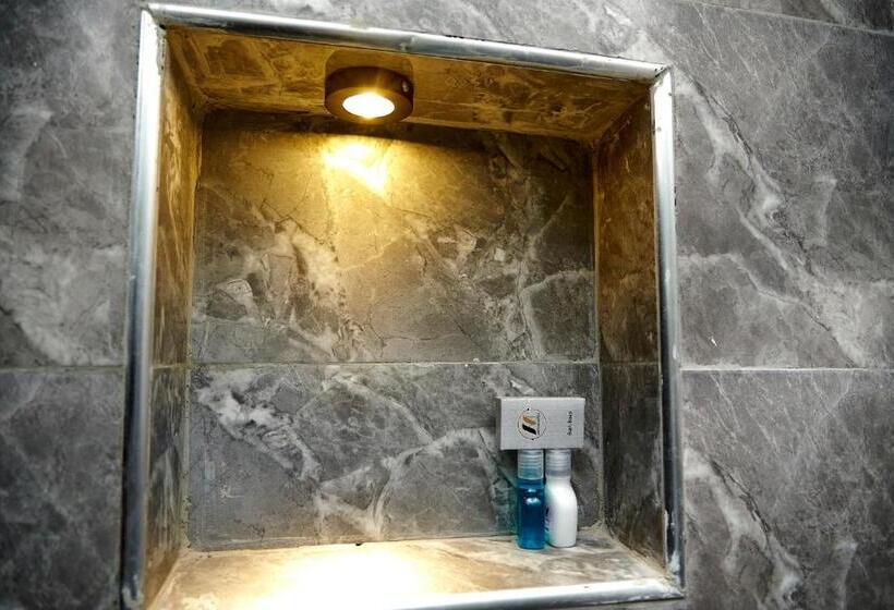 اتاق استاندارد, Mayfair Hotel Wuse2 Abuja