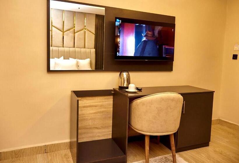 اتاق لوکس با تخت بزرگ, Mayfair Hotel Wuse2 Abuja
