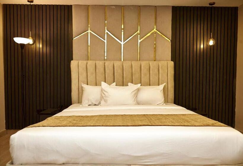 اتاق لوکس با تخت بزرگ, Mayfair Hotel Wuse2 Abuja