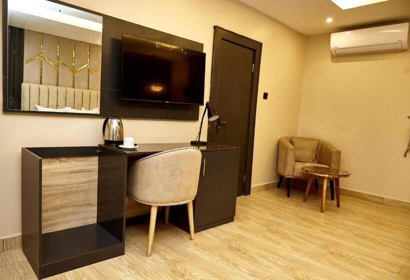 اتاق لوکس با تخت بزرگ, Mayfair Hotel Wuse2 Abuja
