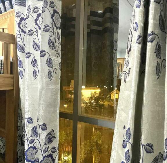 豪华房间, The Asanar Hills