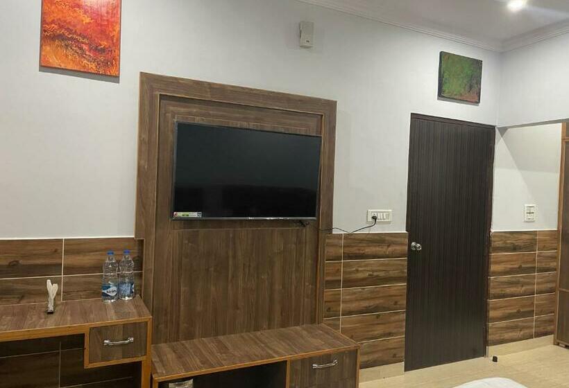 带大床的豪华间, The Asanar Hills