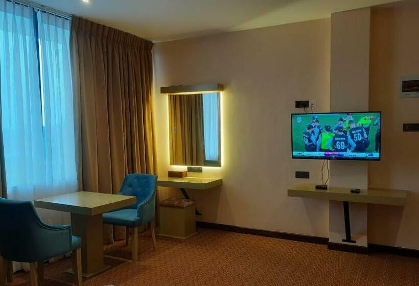 Номер Deluxe, Viluxey City