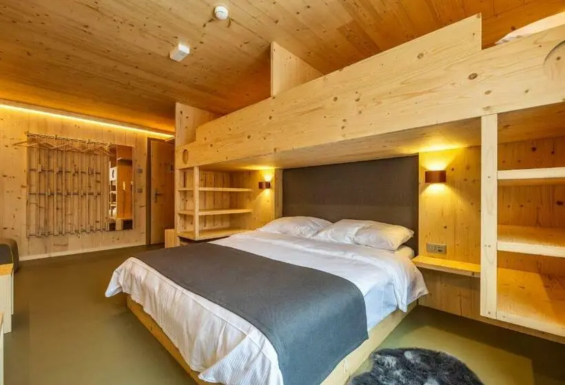スタンダード４人部屋, Mad Mount Hotel & Spa