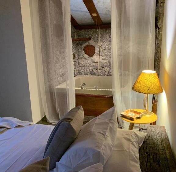 Pokój Deluxe z Hydromasażem, Pousada Café Com Morada  Cama E Café