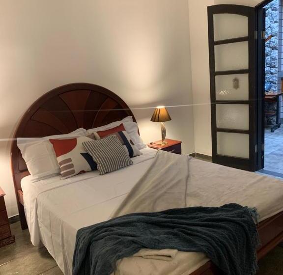 자쿠지 스위트, Pousada Café Com Morada  Cama E Café