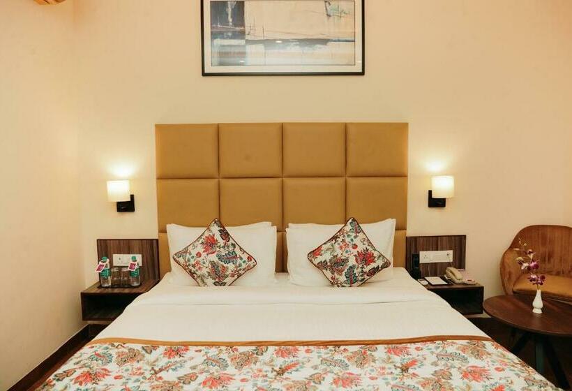 Quarto Estandar, Regenta Inn Greater Noida, 15 Mins To India Expo Mart