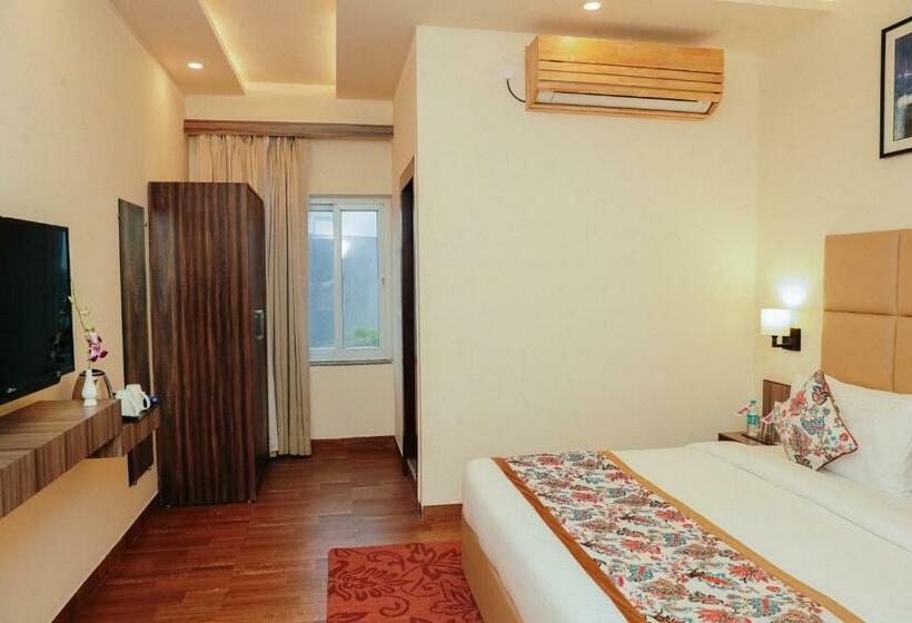 Quarto Estandar, Regenta Inn Greater Noida, 15 Mins To India Expo Mart