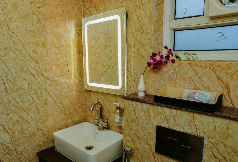 Quarto Estandar, Regenta Inn Greater Noida, 15 Mins To India Expo Mart