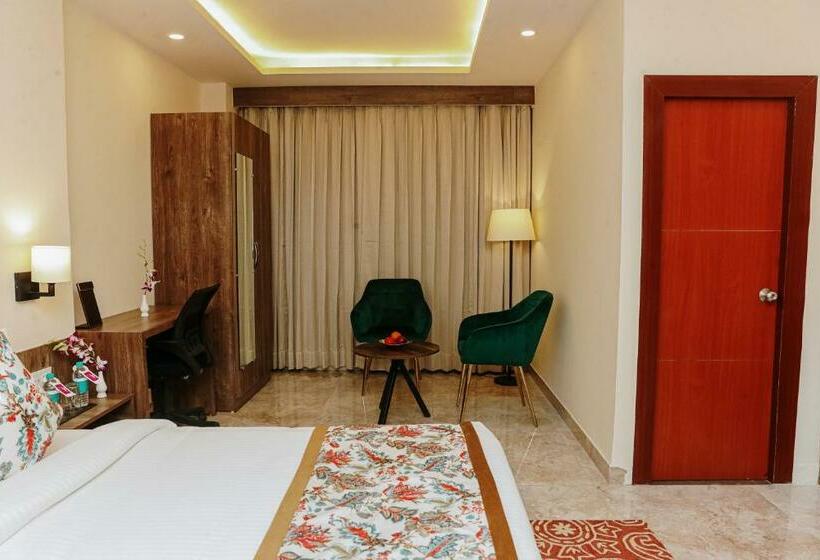 Suíte, Regenta Inn Greater Noida, 15 Mins To India Expo Mart