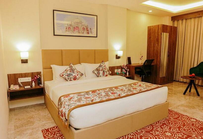 Suíte, Regenta Inn Greater Noida, 15 Mins To India Expo Mart