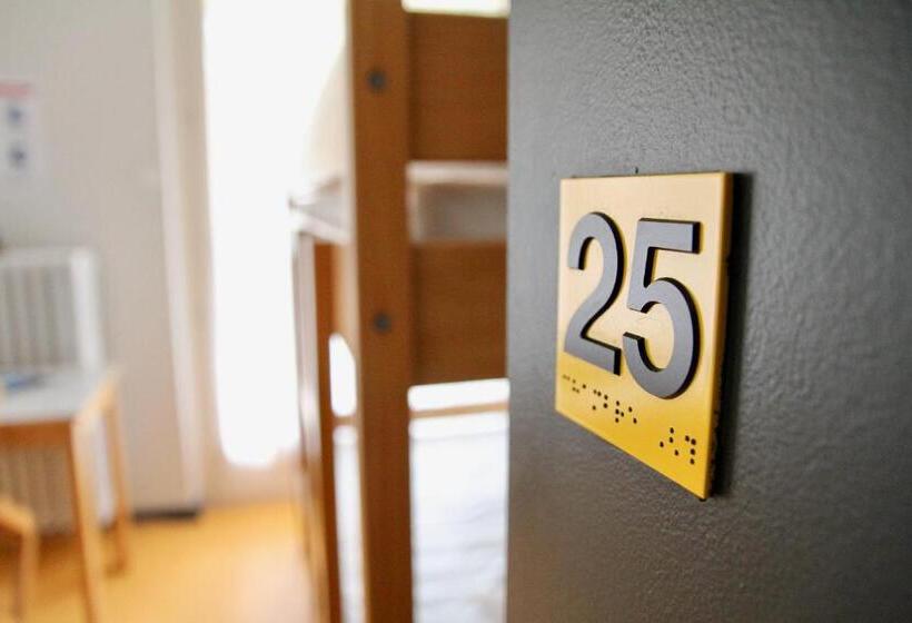 חדר סטנדרט לארבעה, Auberge De Jeunesse